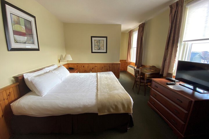 Room 6 of 33