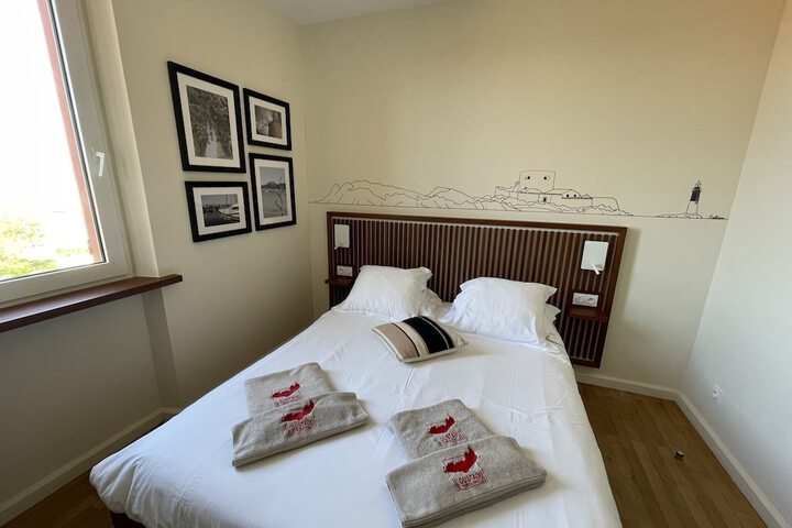 Room 13 of 35