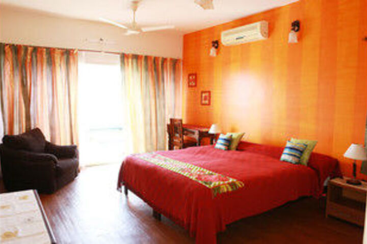 Room 13 of 28