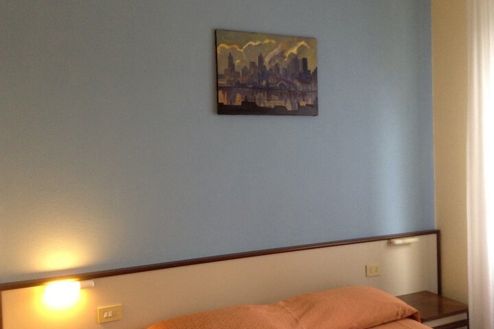 Room 18 of 65