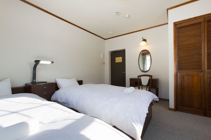 Room 25 of 84