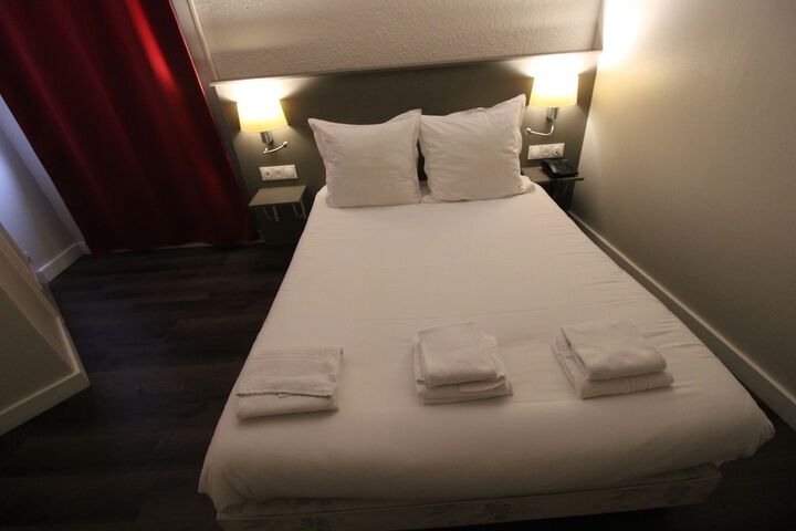 Room 8 of 69
