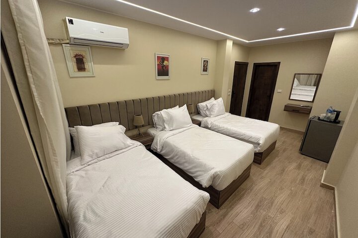 Room 9 of 109