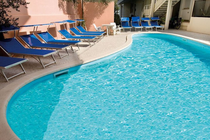 Pools & Facilities