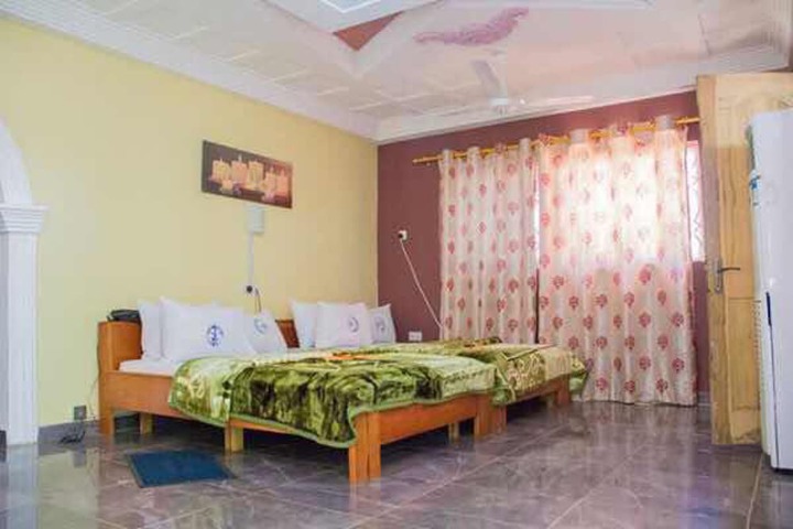 Room 4 of 34