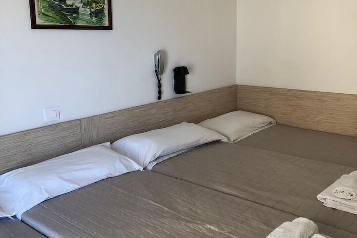 Room 3 of 19