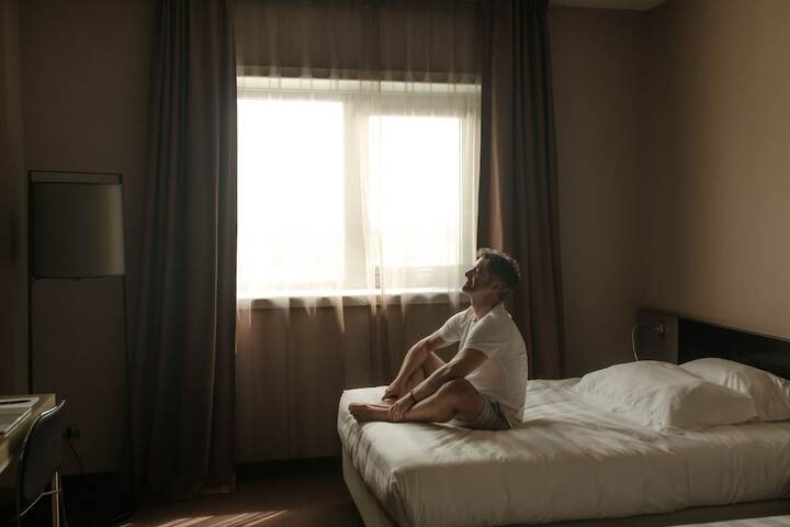 Room 33 of 80