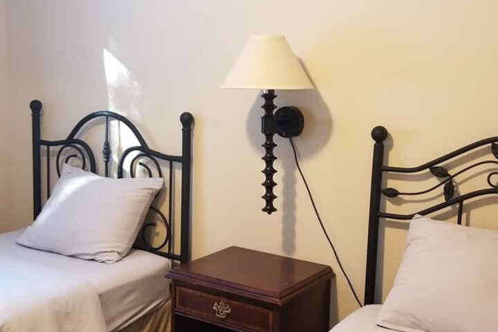 Room 34 of 163