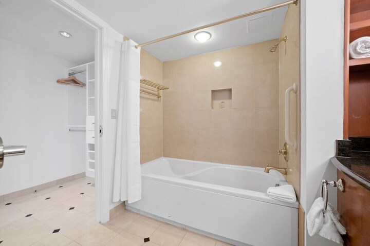 Room 21 of 40