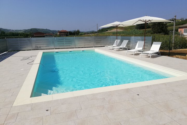 Pool 21 of 39