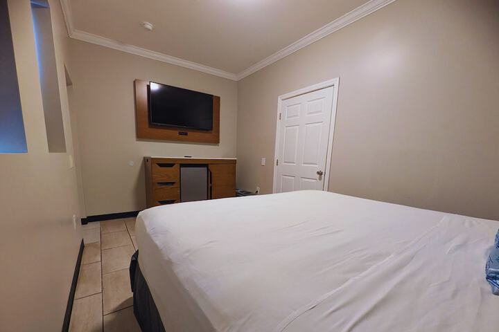Room 31 of 153