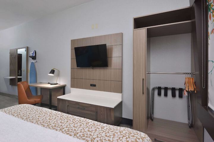 Standard | King Bed (28 of 31)