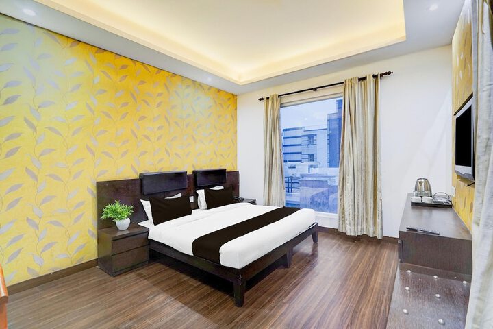 Room 8 of 27