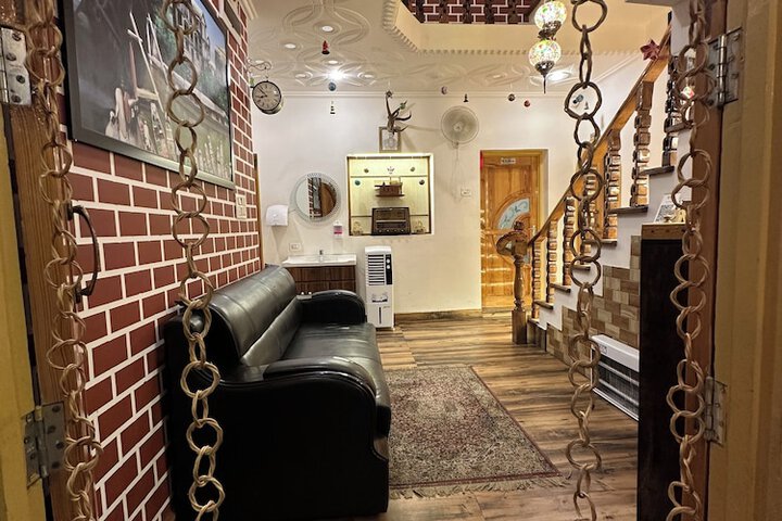 Room 13 of 25