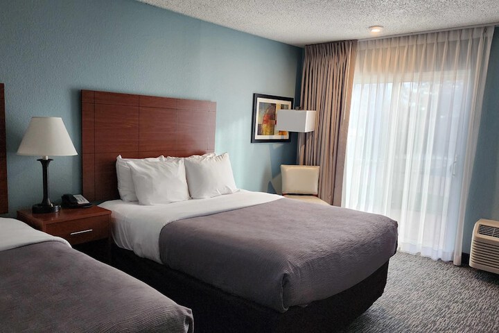 Room 32 of 70