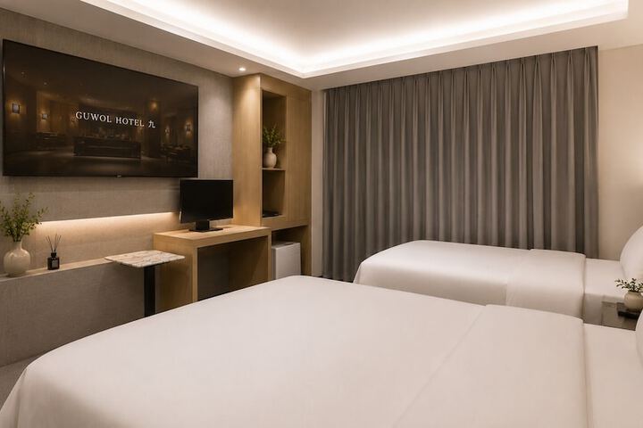 Room 14 of 42