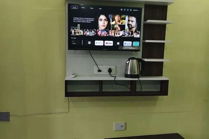 Room 10 of 25