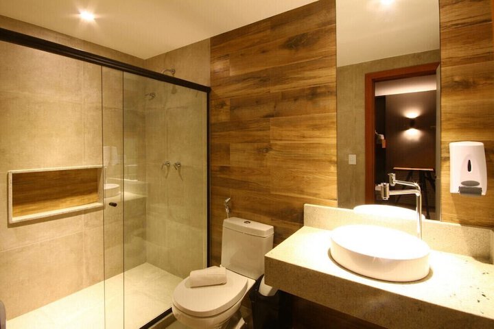 Room 33 of 46