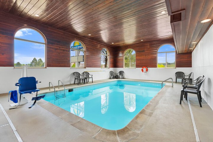 Pool 34 of 40