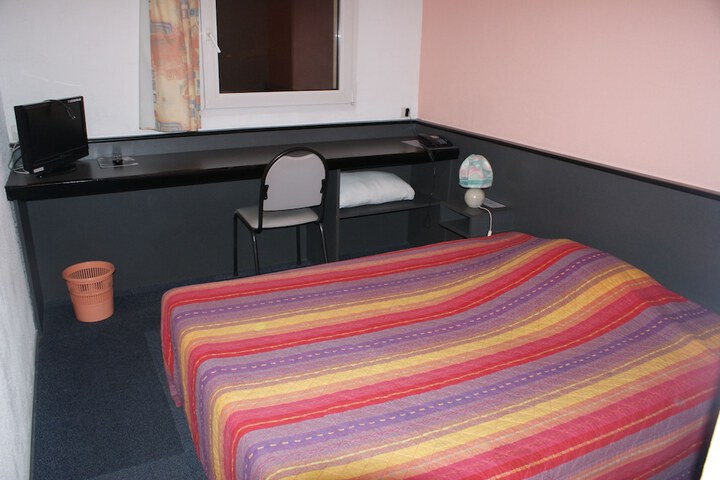 Room 3 of 20