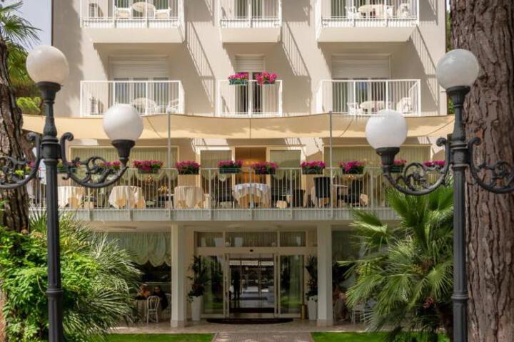 Image of Hotel Plaza