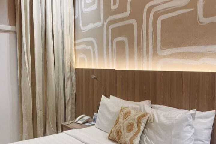 Room 10 of 41