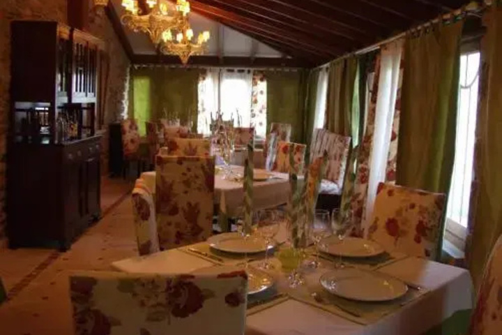Dining 10 of 10