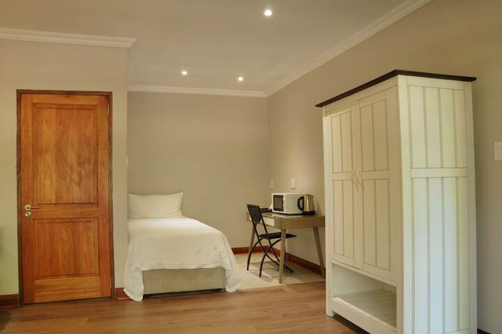Room 17 of 170