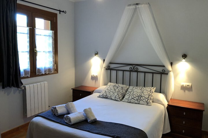 Room 5 of 34
