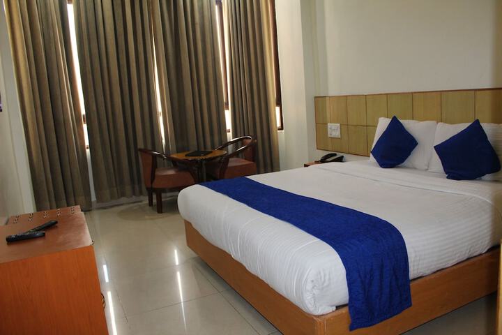 Room 14 of 99