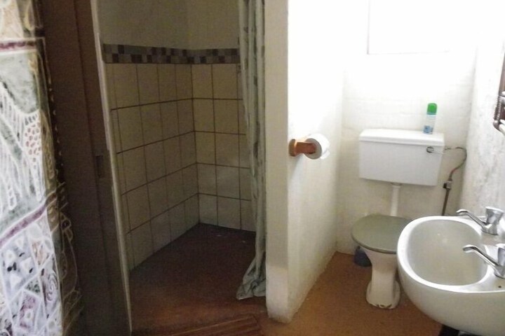 Room 11 of 27