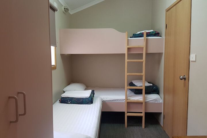 Room 10 of 34