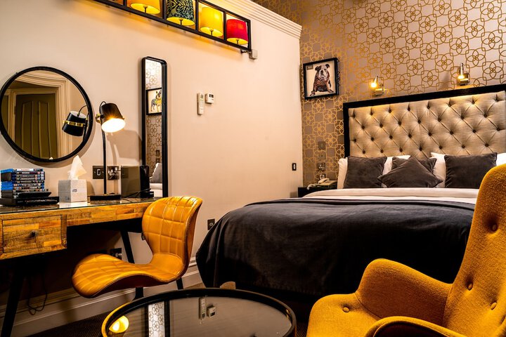 Room 27 of 85