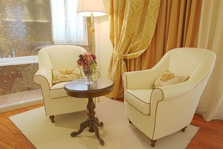 Room 10 of 23