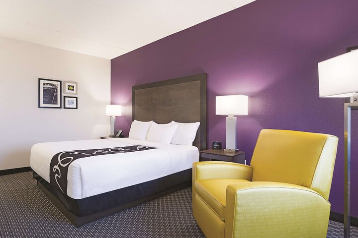 1 King Bed (6 of 11)