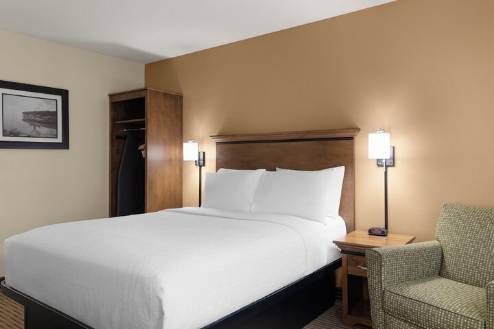 Room 15 of 38