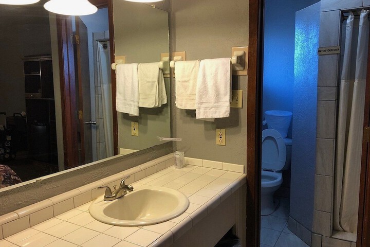 Room 13 of 21