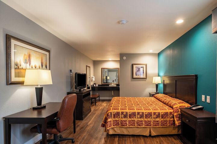 Room 9 of 19