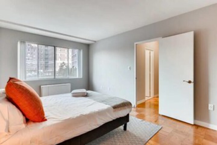 Room 10 of 11