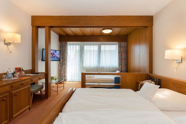 Room 19 of 140