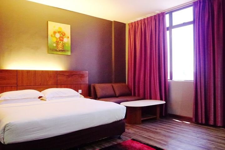 Room 10 of 33