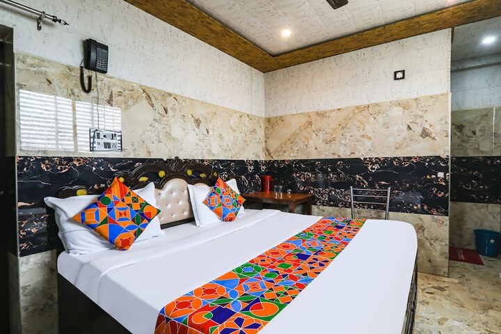 Room 9 of 30