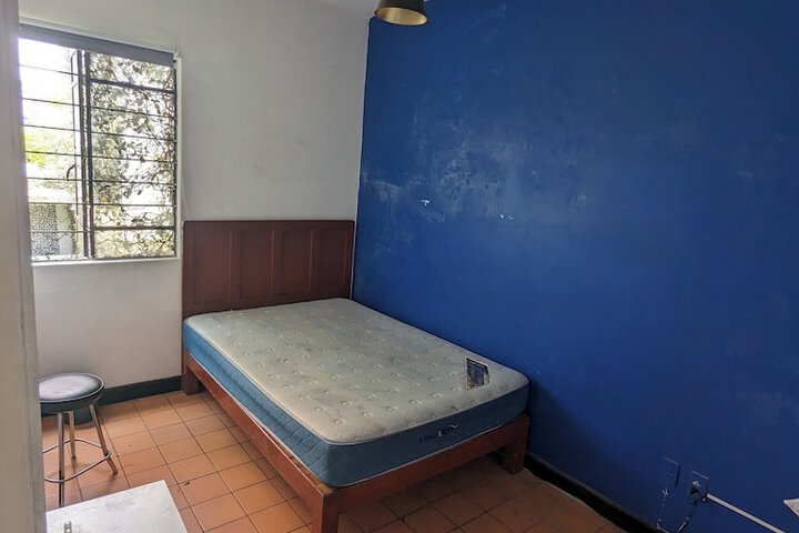 Room 27 of 79
