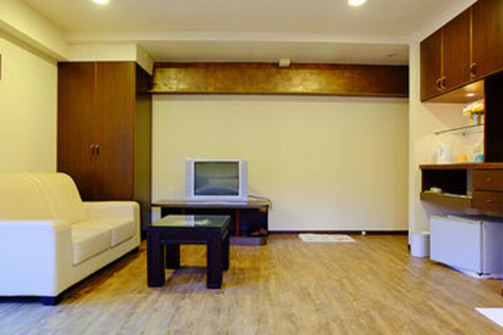Room 14 of 17