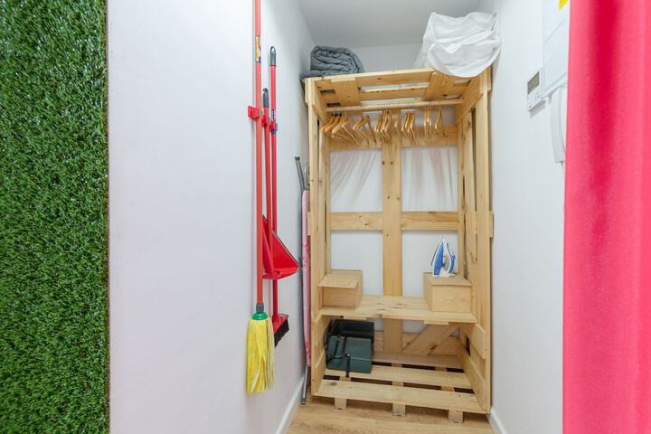 Room 70 of 103