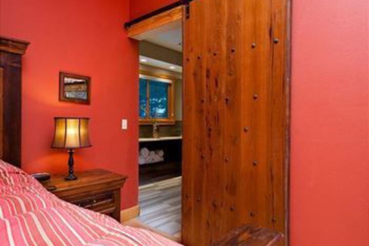 Room 13 of 26