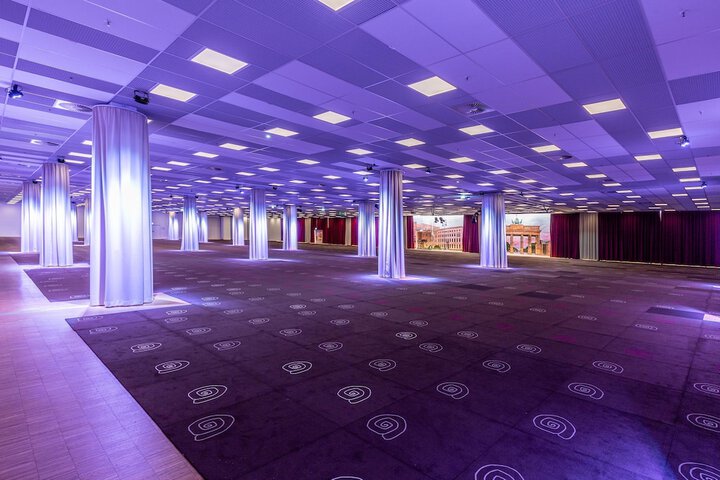 Ballroom/Hall 111 of 143