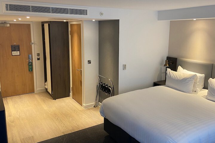 Room 8 of 71