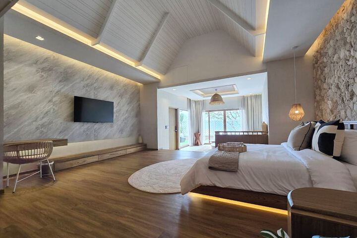 Room 26 of 142