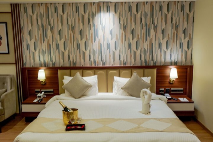 Room 13 of 26